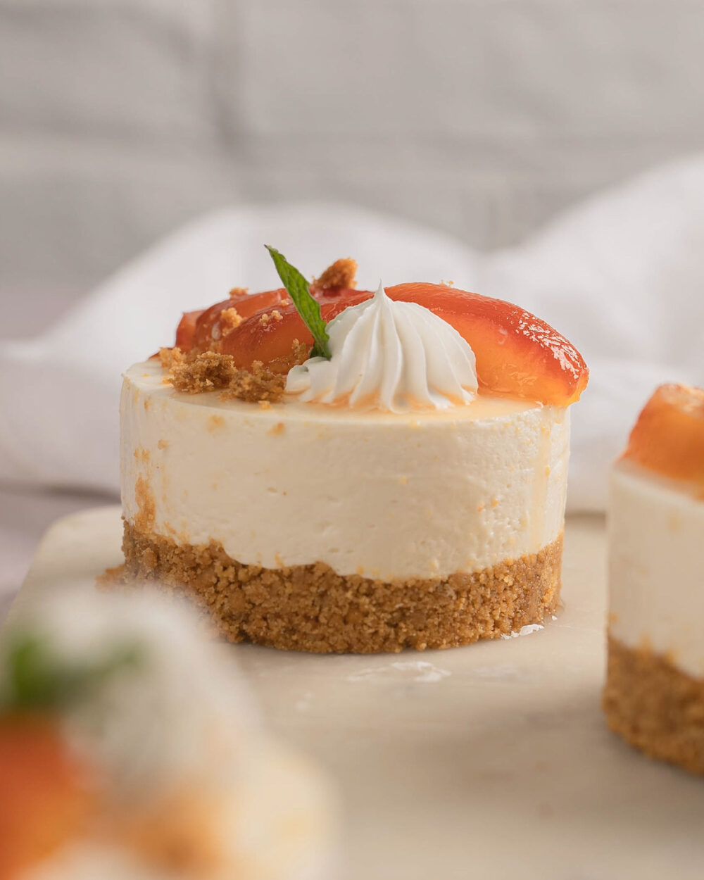 Mini cheesecake de melocotones caramelizados